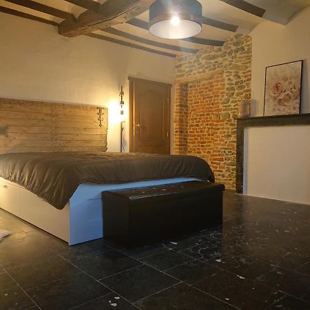 Villa Le 3 De Gussignies Esterno foto